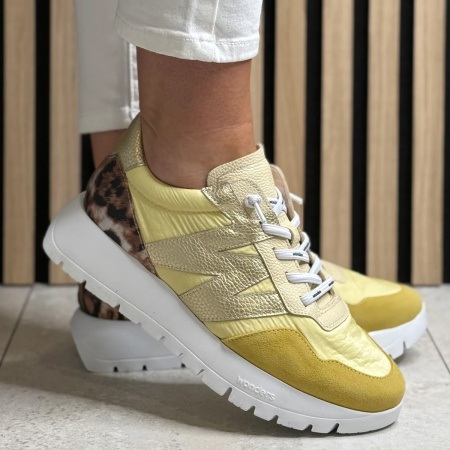 Кроссовки женские WONDERS