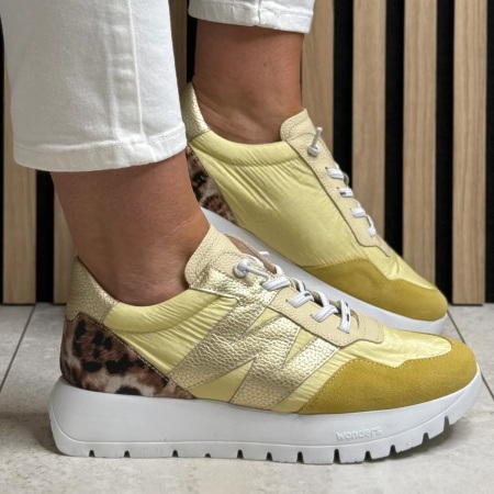 Кроссовки женские WONDERS