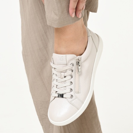 Кроссовки женские CAPRICE