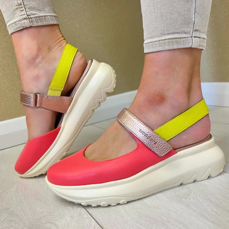 Босоножки женские WONDERS