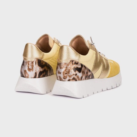 Кроссовки женские WONDERS